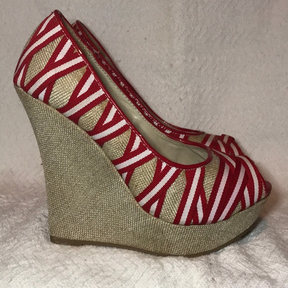 Red and white stripe platform w/ tan fabric heels - Picture 3 of 8
